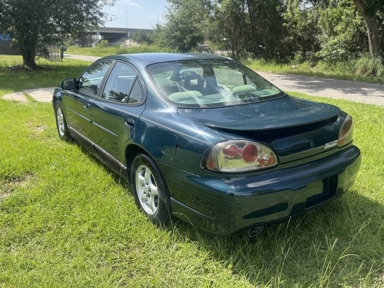 Used 1997 Pontiac Grand Prix GT w/ Opt Pkg FWD image 4