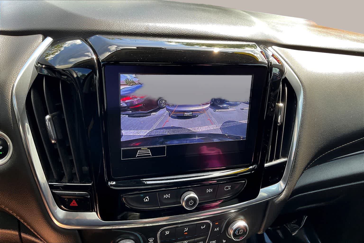Used 2021 Chevrolet Traverse LT FWD image 21