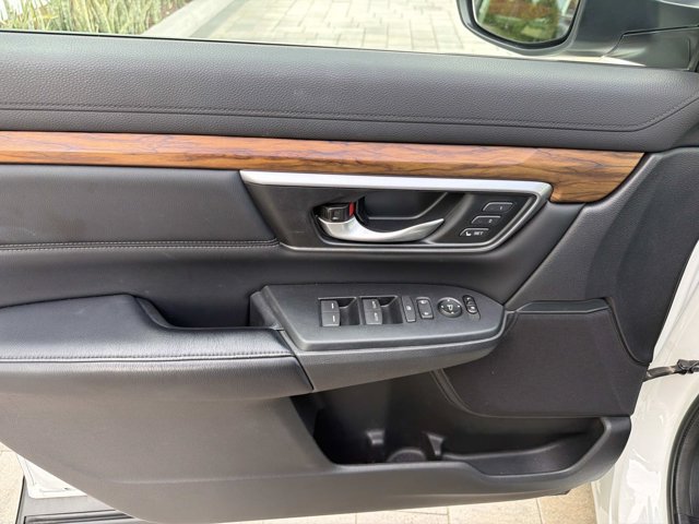 Used 2017 Honda CR-V Touring image 8