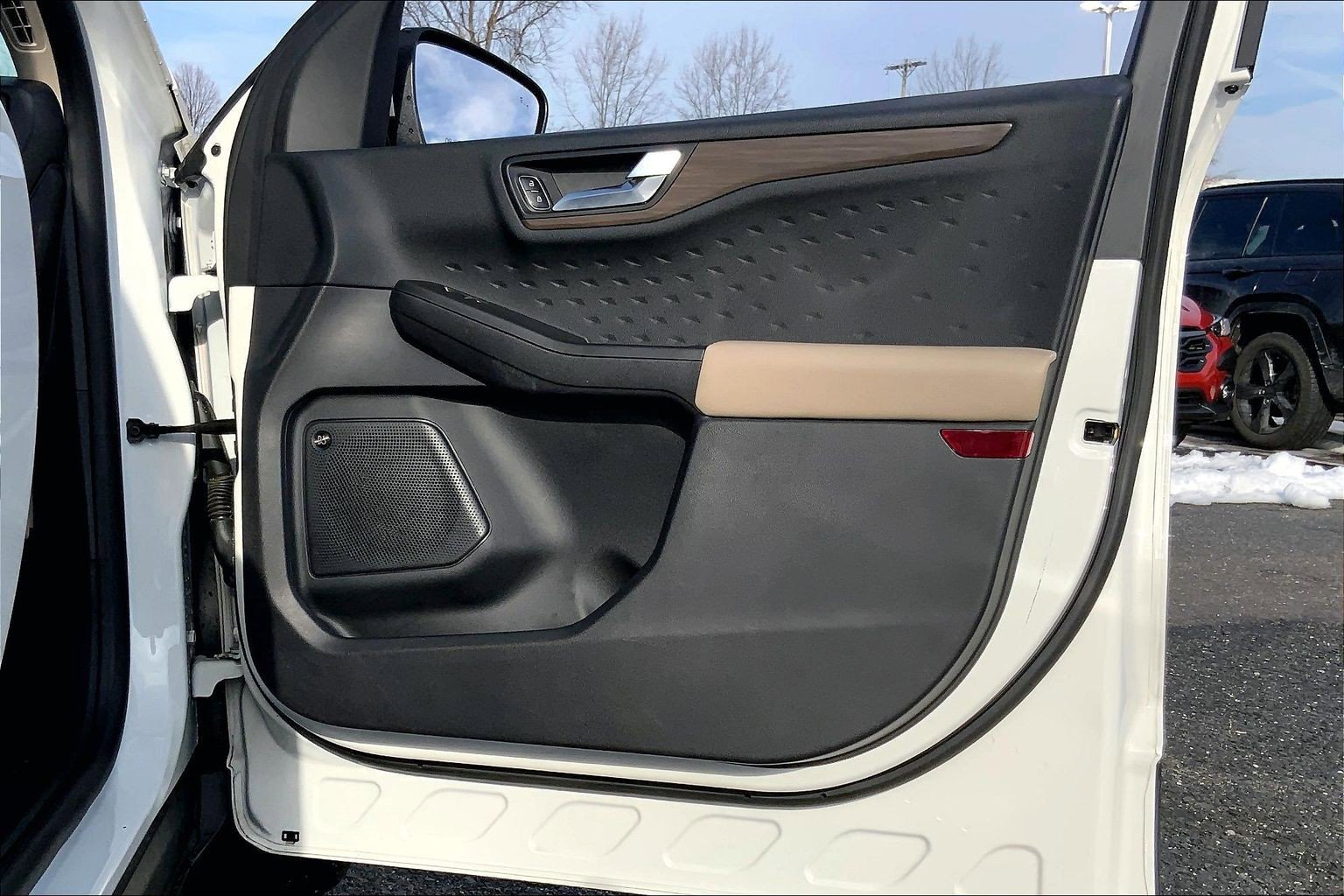 Used 2020 Ford Escape Titanium image 20