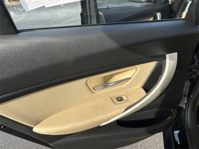 Used 2018 BMW 320i Sedan w/ Convenience Package image 13