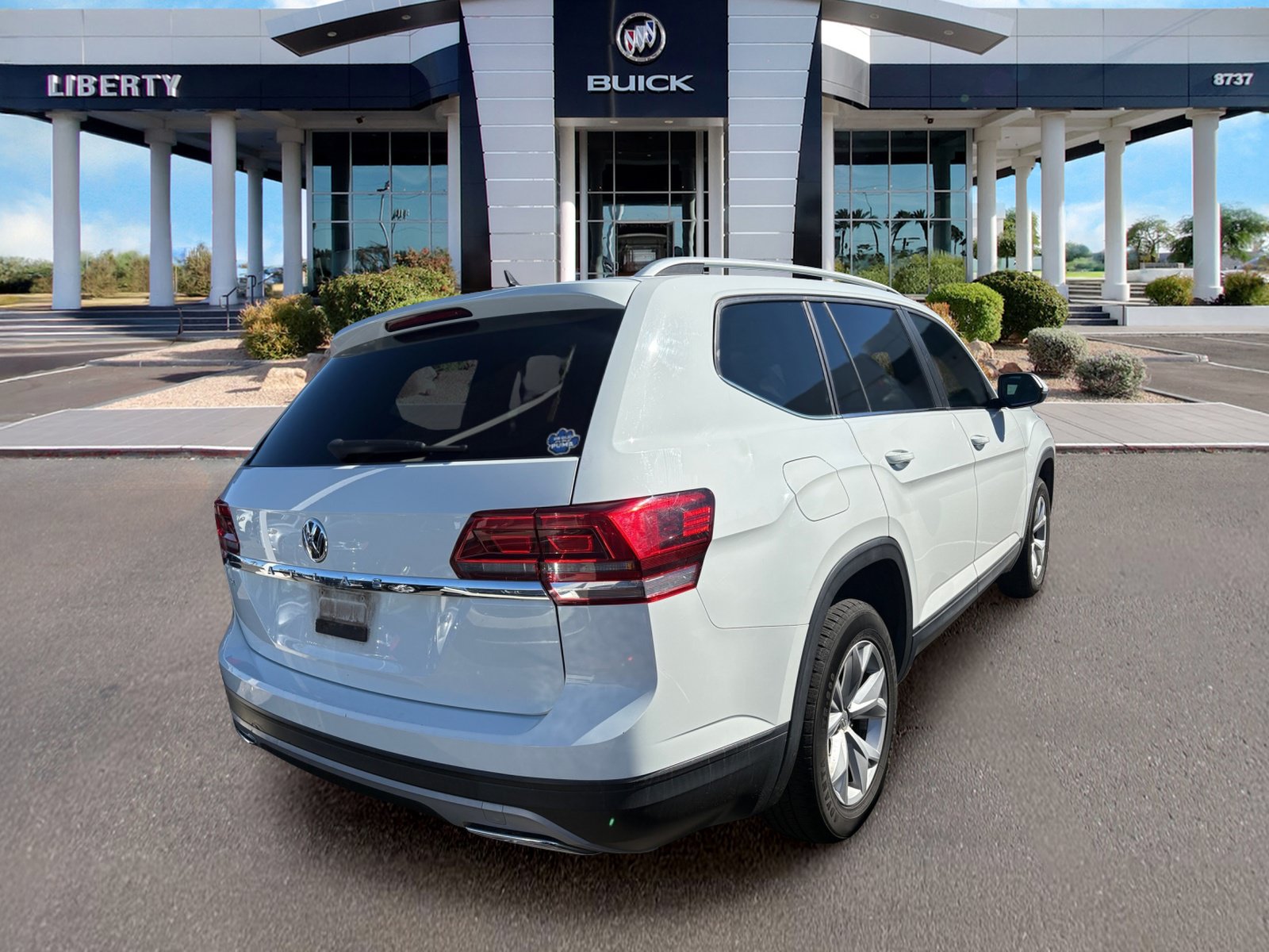 Used 2019 Volkswagen Atlas SE FWD image 2