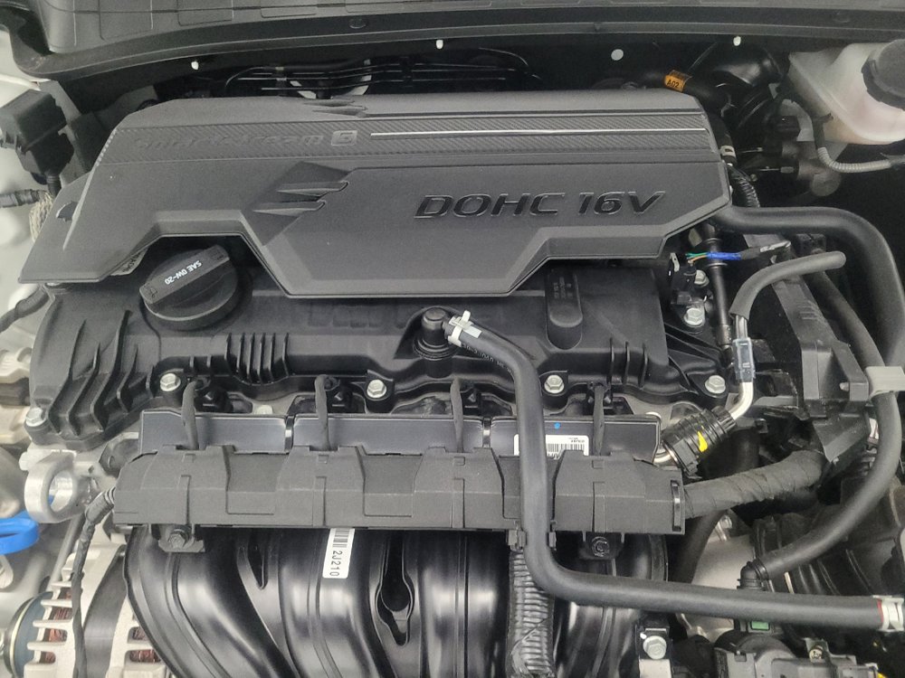 Used 2025 Hyundai Elantra Sport FWD image 30