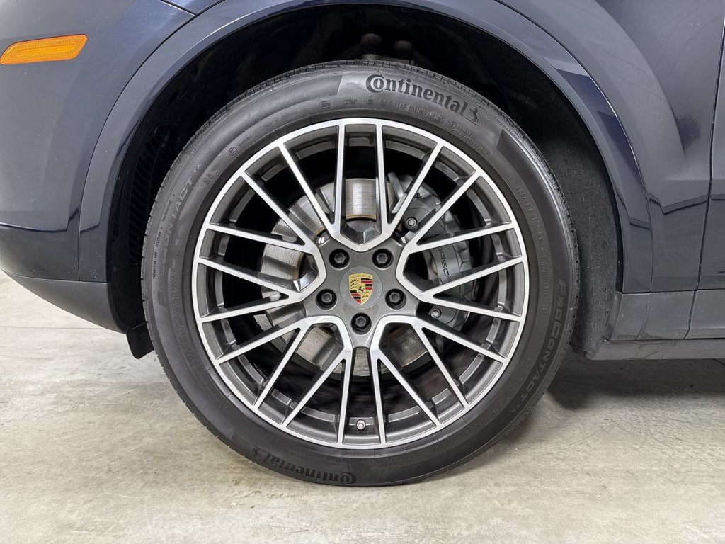 Certified 2023 Porsche Cayenne S Platinum AWD/4WD image 13