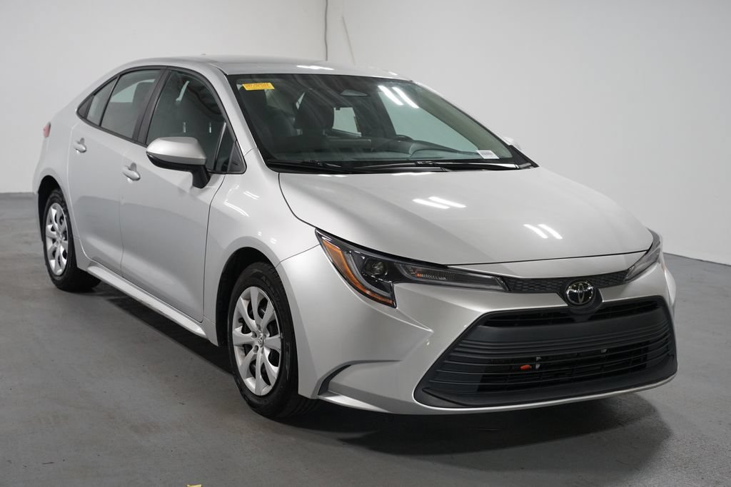Certified 2024 Toyota Corolla LE FWD image 3
