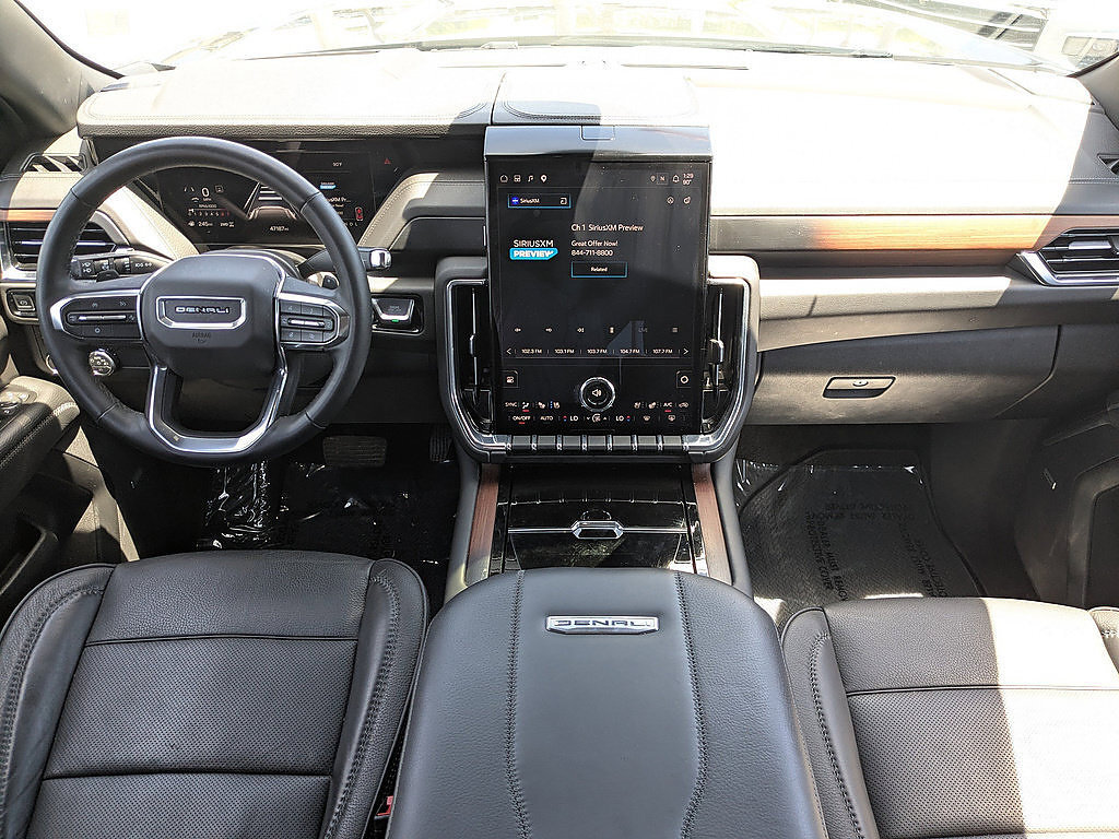 Certified 2025 GMC Yukon Denali AWD/4WD image 32
