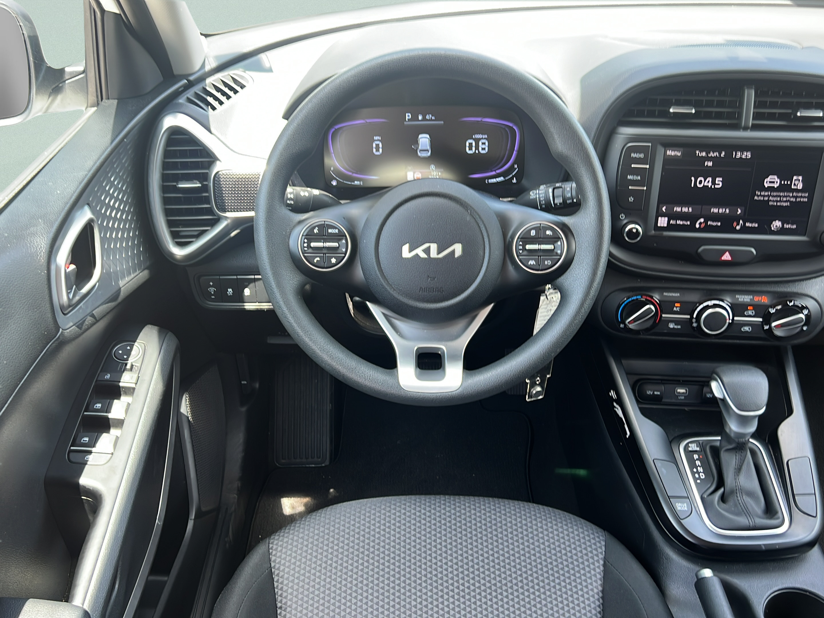 Certified 2025 Kia Soul LX w/ LX Technology Package FWD image 15