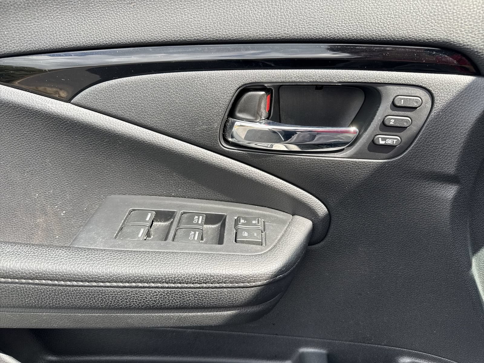 Used 2019 Honda Pilot Touring image 14