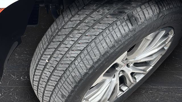 Used 2021 GMC Yukon Denali w/ Denali Premium Package image 40