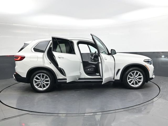 Used 2023 BMW X5 xDrive40i w/ Climate Comfort Package image 36