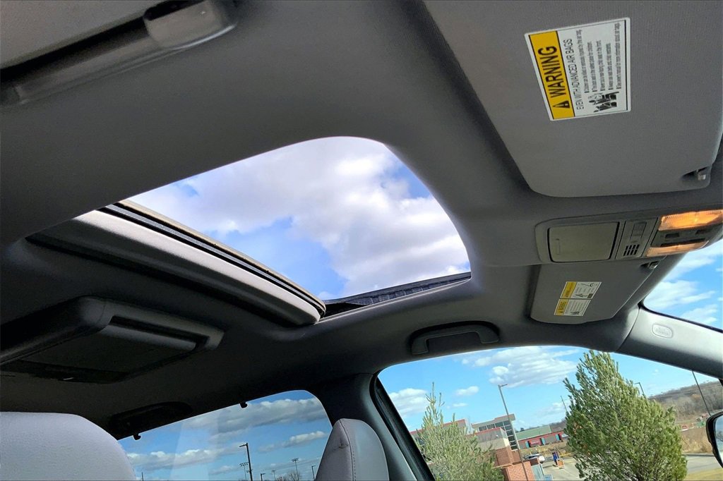 Used 2017 Honda Pilot Touring image 22