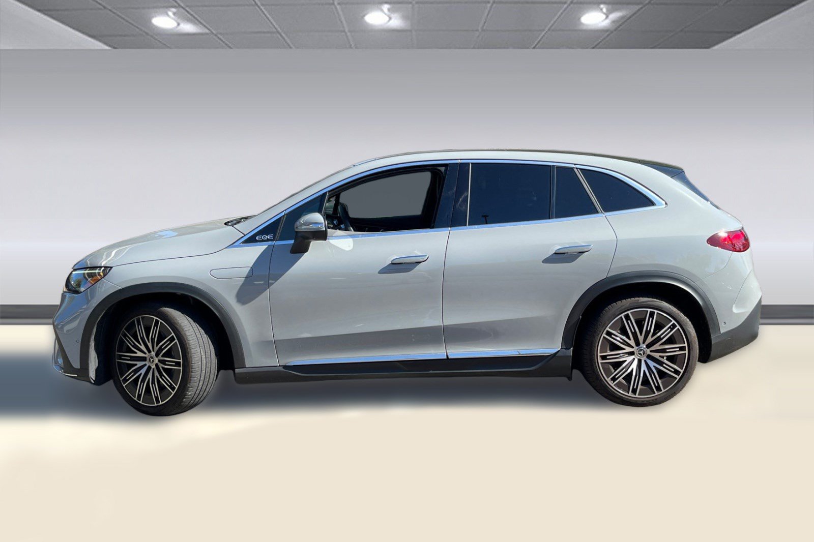 Used 2023 Mercedes-Benz EQE 350+ 4MATIC SUV image 2