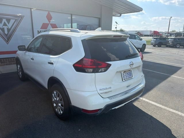 Used 2017 Nissan Rogue S w/ S Appearance Package AWD/4WD image 5