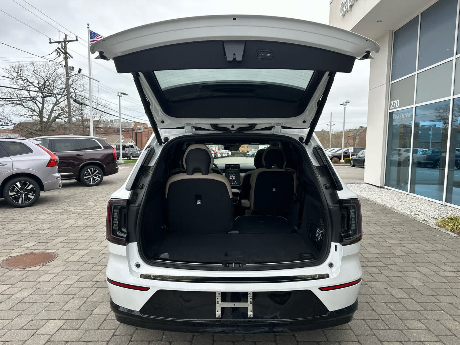 New 2026 Volvo EX90 Plus AWD/4WD image 37