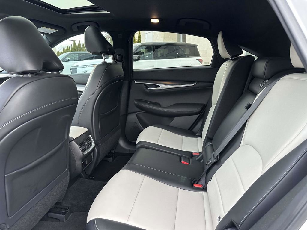 Used 2022 INFINITI QX55 Luxe w/ Cargo Package image 11