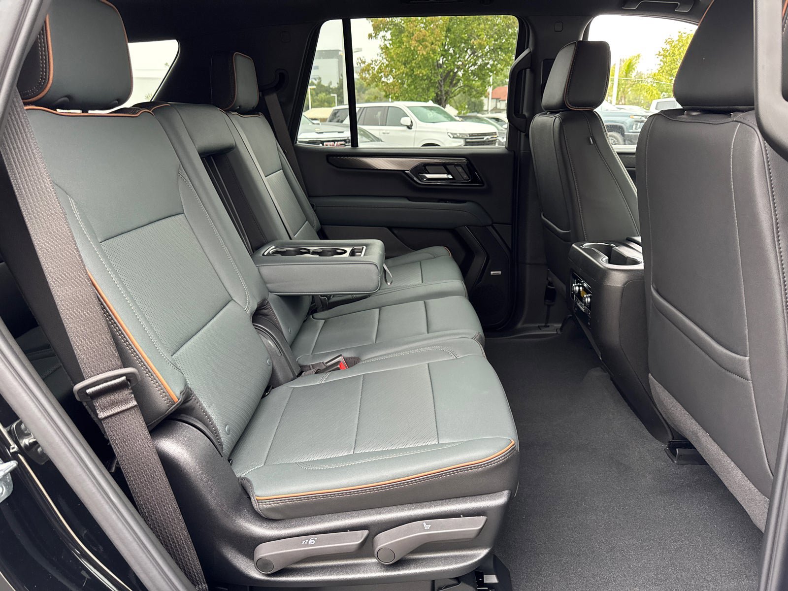 New 2026 GMC Yukon AT4 AWD/4WD image 21