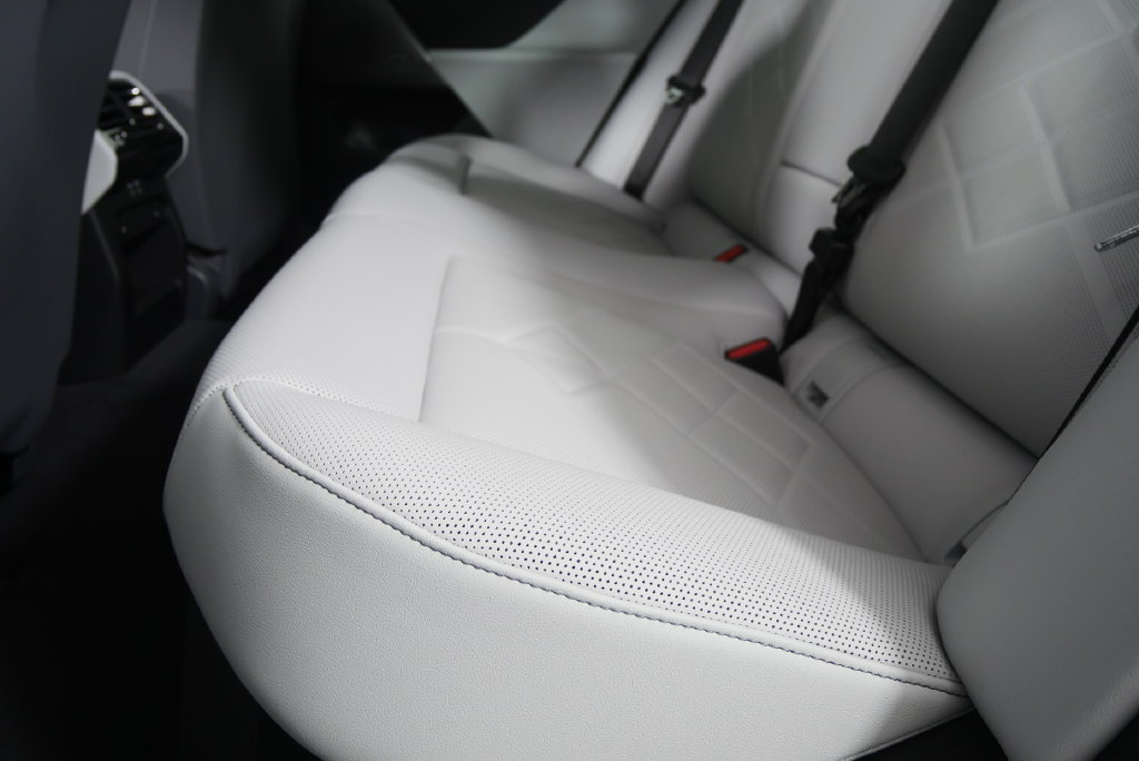 New 2027 BMW 530i w/ M Sport Package RWD image 14