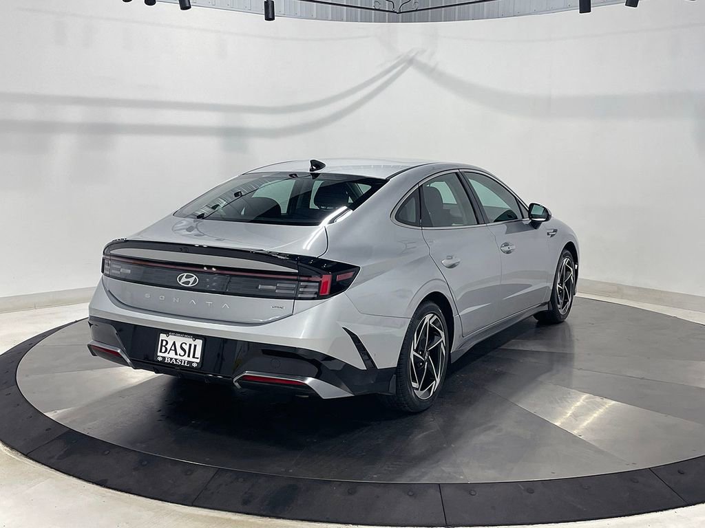 Used 2026 Hyundai Sonata SEL AWD/4WD image 11