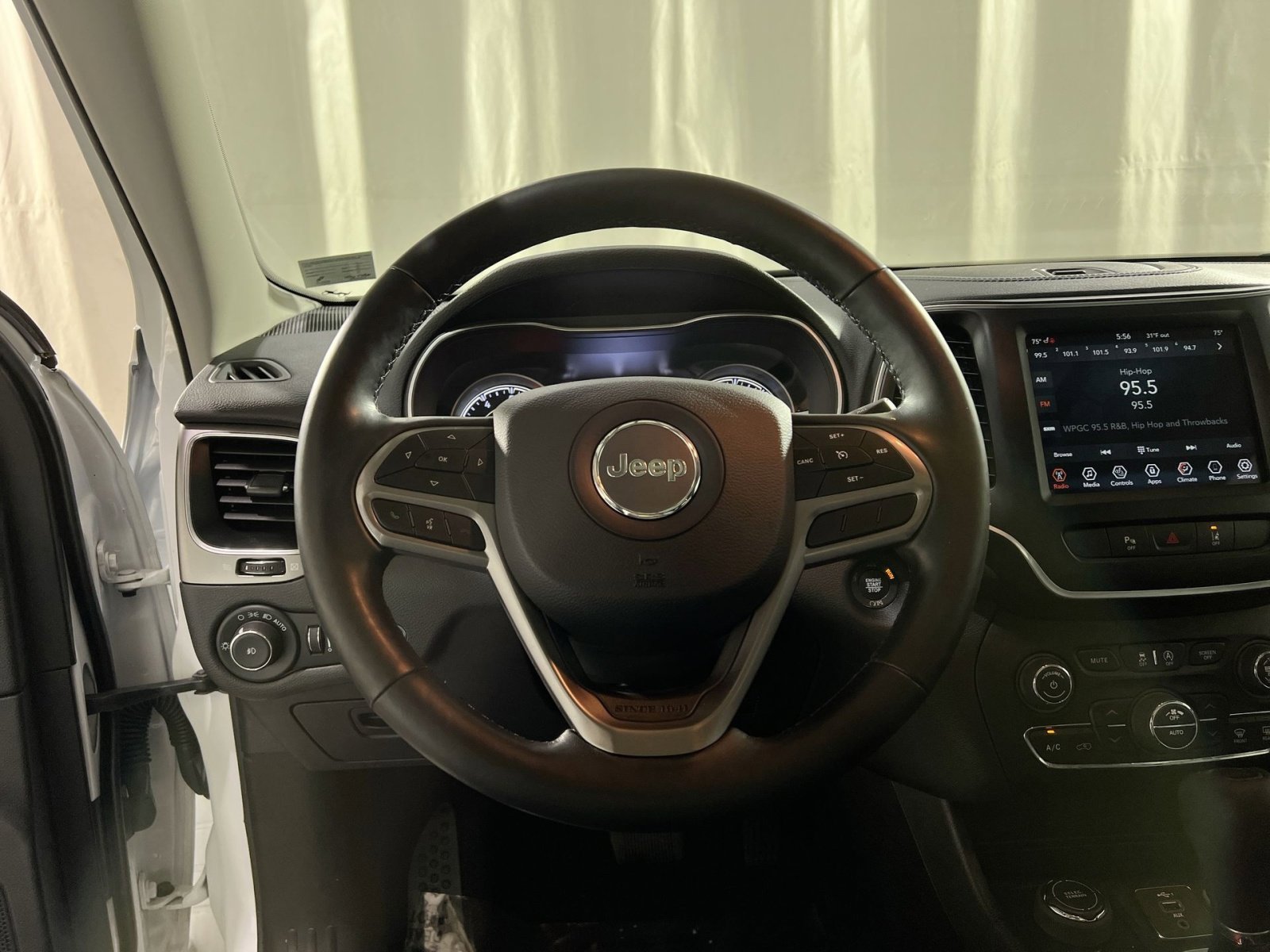 Used 2021 Jeep Cherokee Latitude Lux w/ Sun & Sound Group image 22