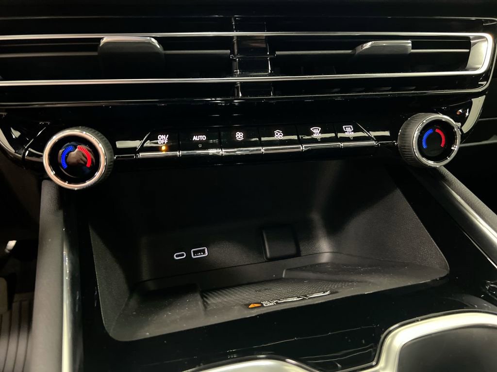 New 2026 Chevrolet Traverse LT w/ Driver Confidence Package FWD image 17