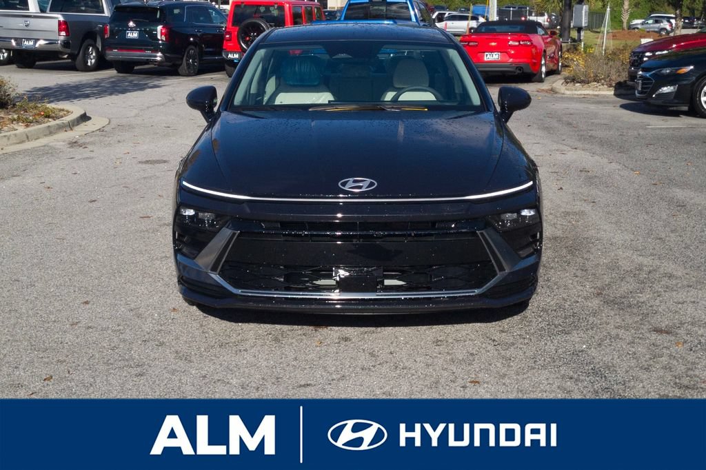 New 2025 Hyundai Sonata SEL FWD image 3