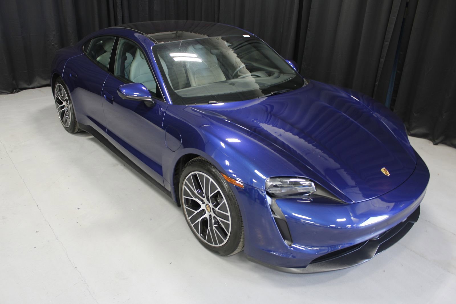 Certified 2021 Porsche Taycan image 10