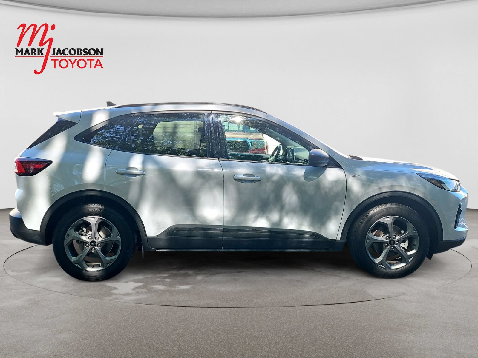 Used 2025 Ford Escape ST-Line w/ Tech Pack #1 FWD image 8