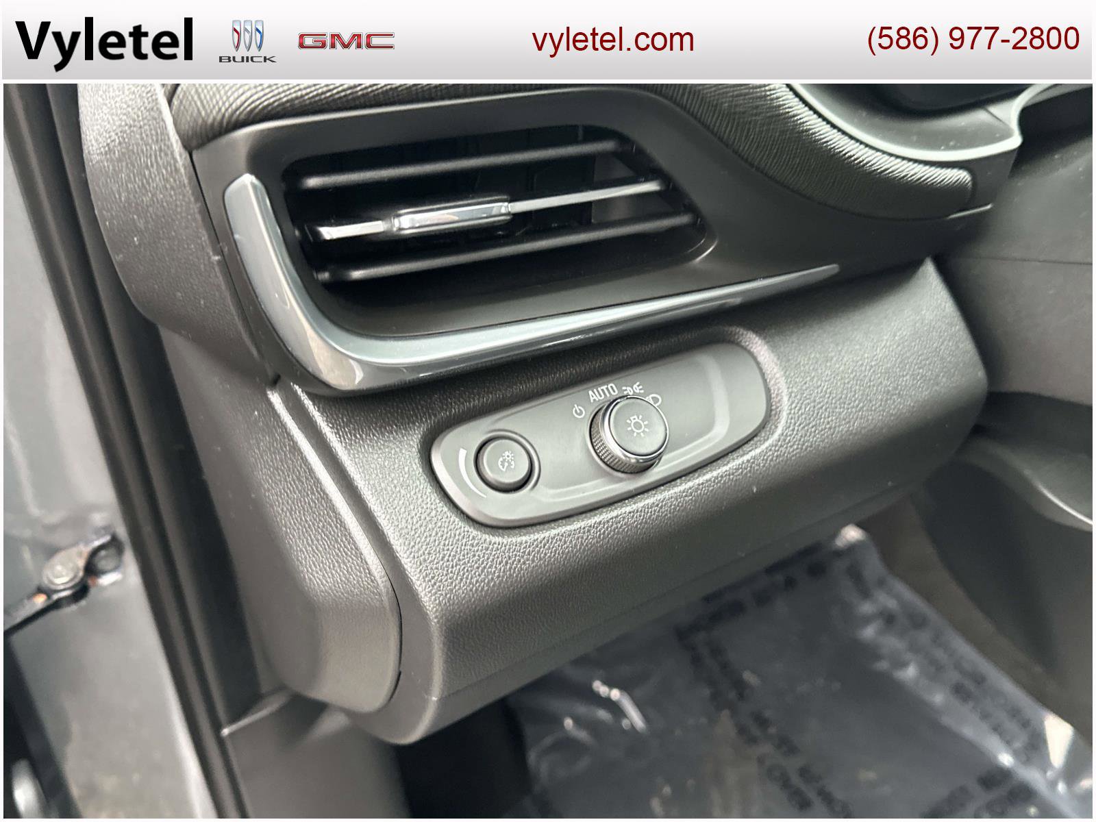 Used 2024 Buick Envista Preferred w/ Convenience I Package image 18