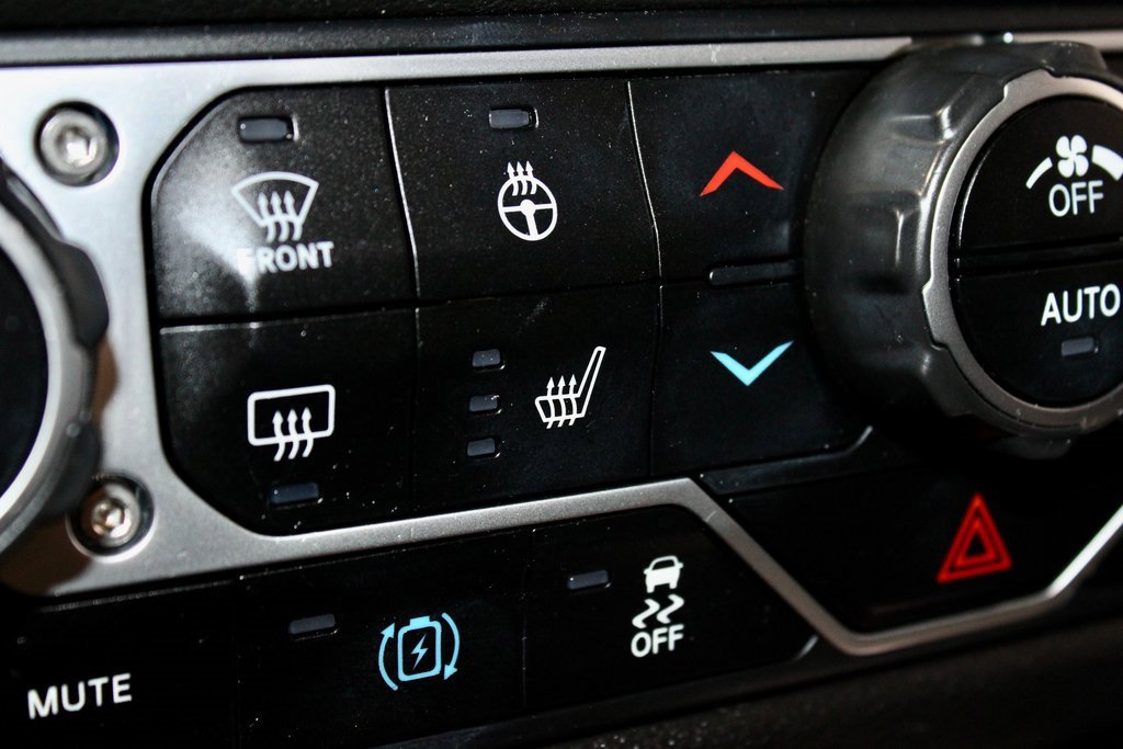 Used 2024 Jeep Wrangler Unlimited image 4