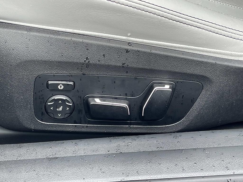 Used 2026 BMW M4 xDrive Competition w/ Executive Package image 15