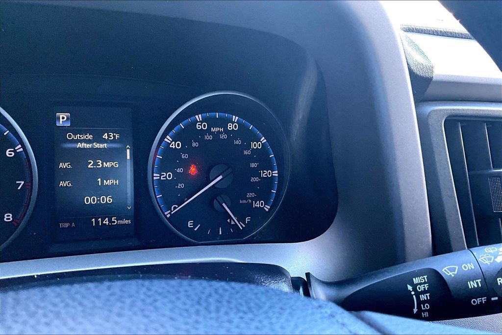 Used 2017 Toyota RAV4 LE image 2