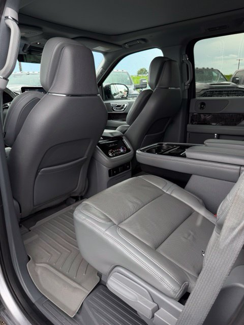 Used 2020 Lincoln Navigator Reserve w/ Equipment Group 201A Reserve RWD image 13