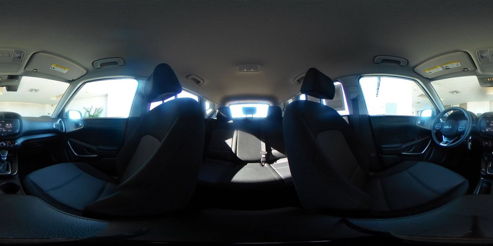 Used 2025 Kia Soul LX w/ LX Technology Package FWD image 35