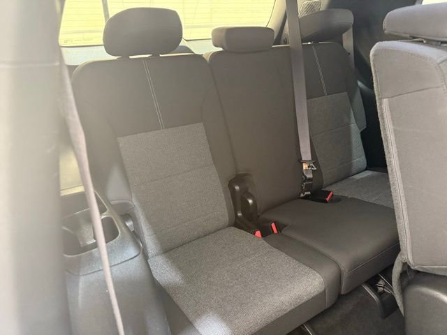 Used 2025 GMC Acadia Elevation image 27