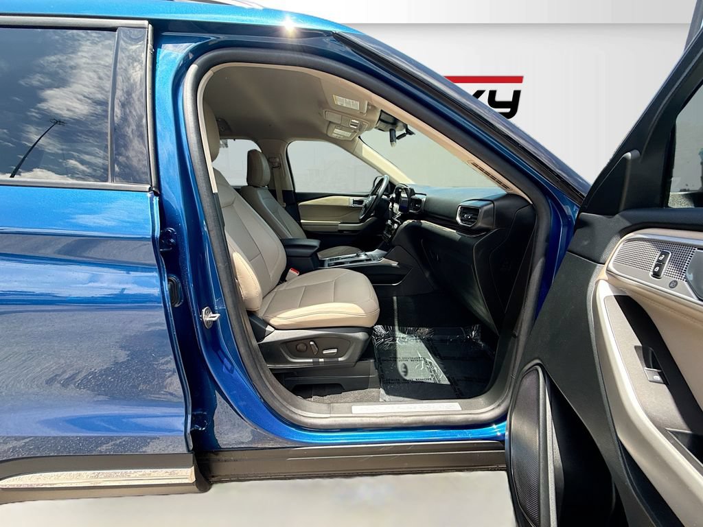 Used 2023 Ford Explorer Limited w/ Hybrid Equipment Group 310A RWD image 30