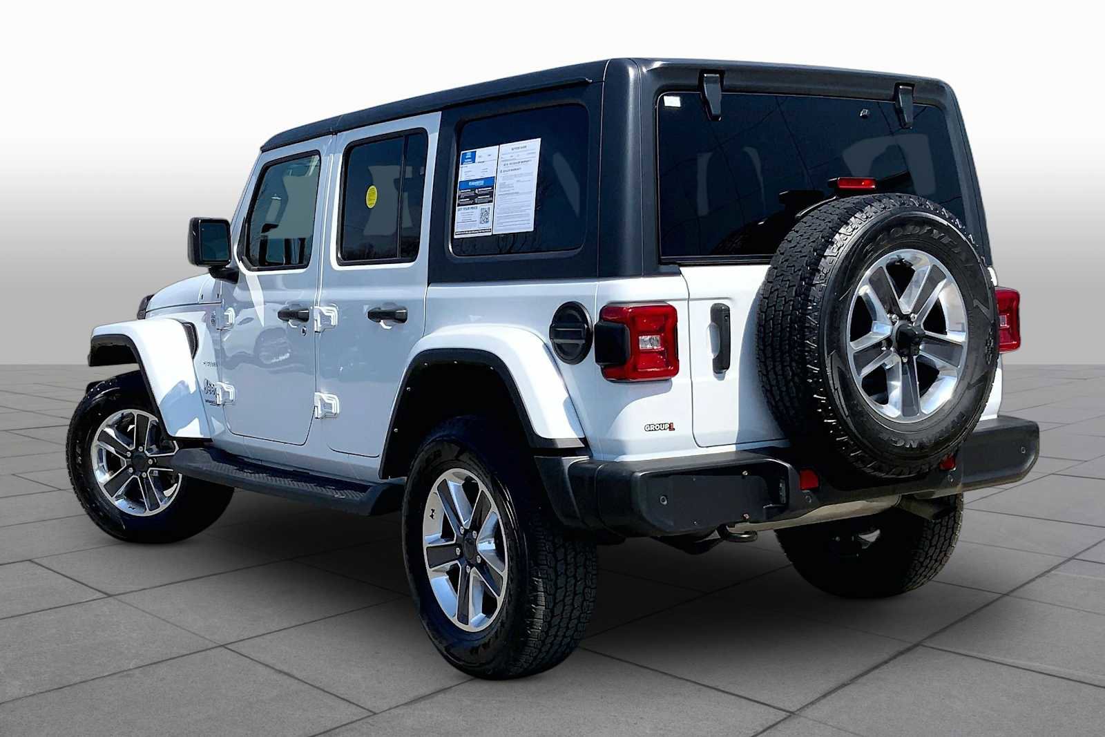 Used 2021 Jeep Wrangler Unlimited Sahara AWD/4WD image 12