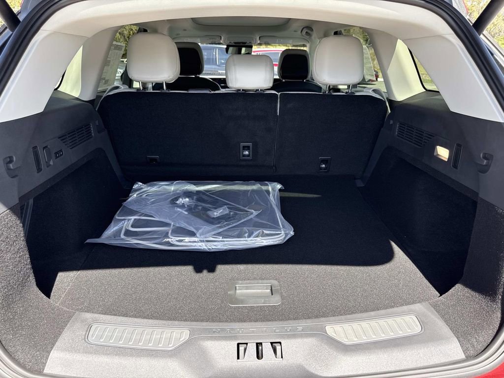 New 2026 Lincoln Nautilus Premier w/ Equipment Group 102A image 11