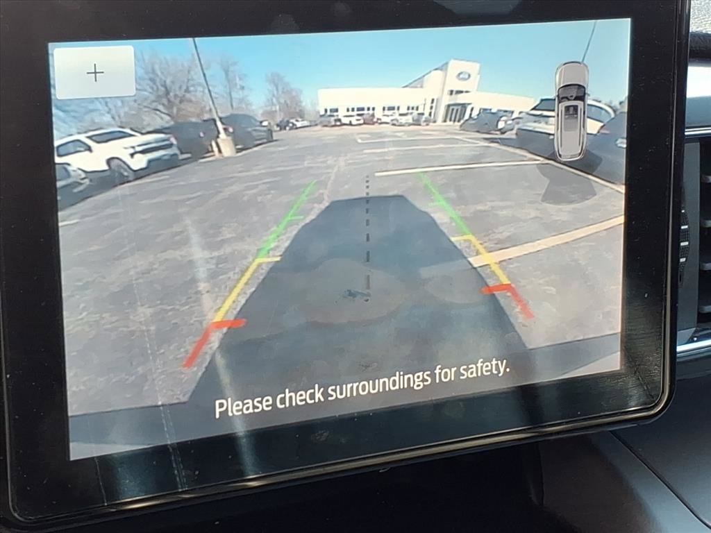 Used 2022 Ford Explorer XLT w/ Equipment Group 202A image 11