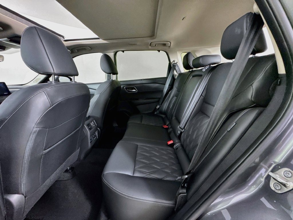 Used 2024 Nissan Rogue Platinum w/ Platinum Premium Package FWD image 30