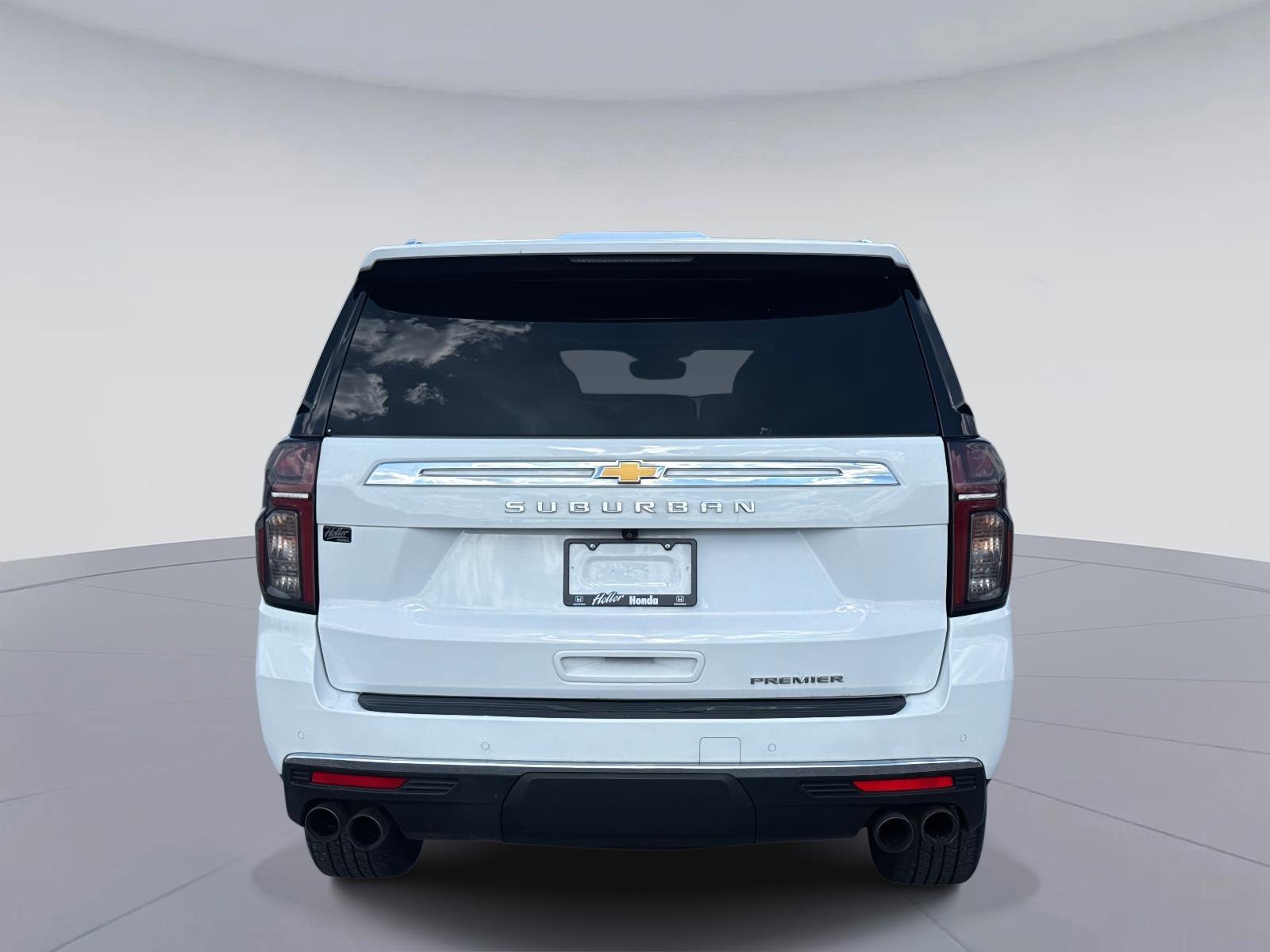 Used 2023 Chevrolet Suburban Premier image 5