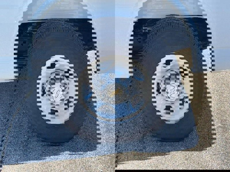 Used 2025 Chevrolet Express 2500 w/ Driver Convenience Package image 7