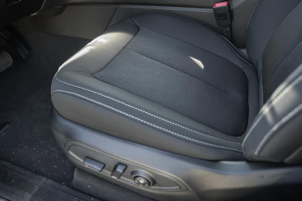 New 2025 Jeep Grand Cherokee Laredo X w/ Luxury Tech Group I image 33