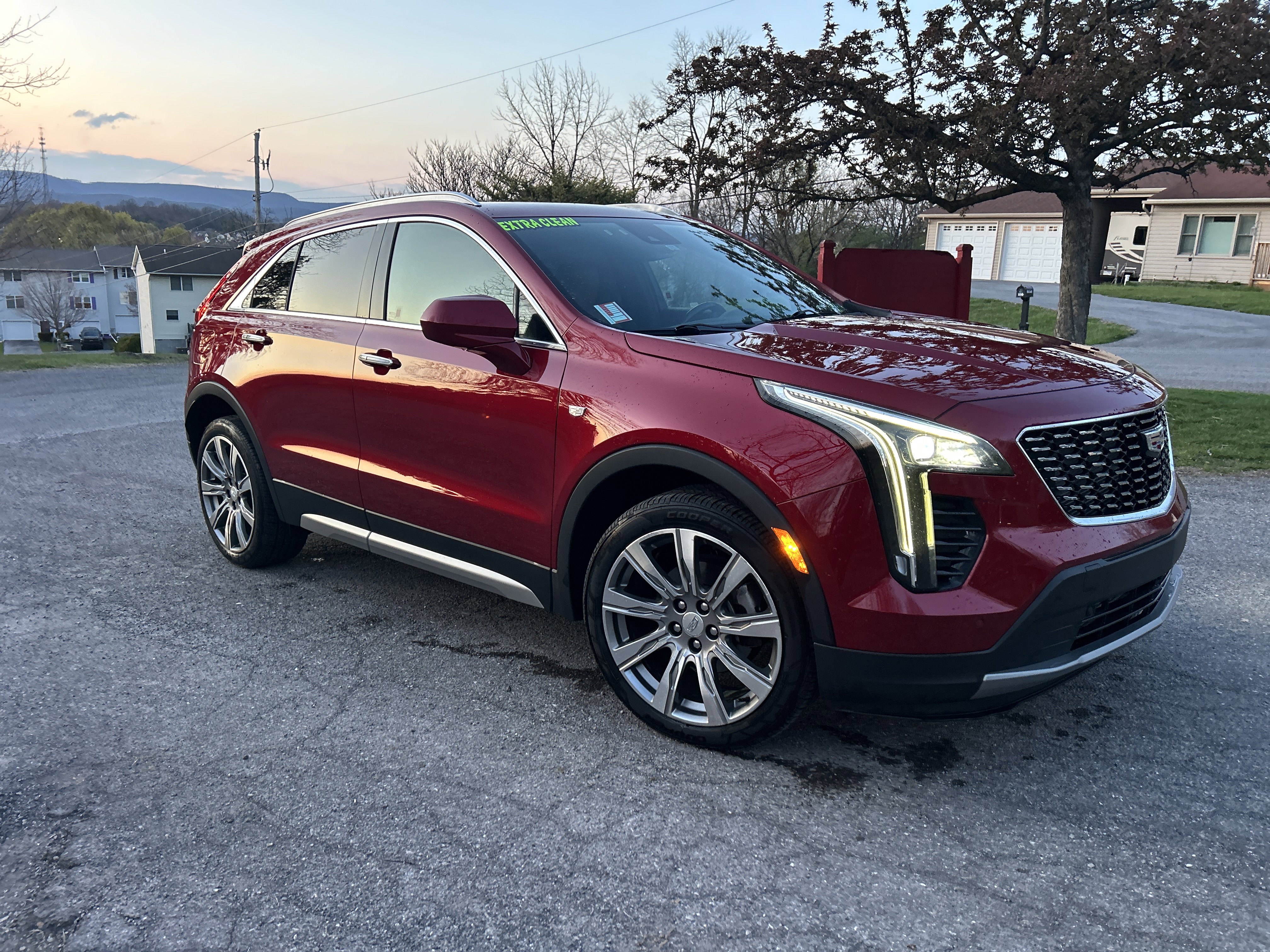 Used 2019 Cadillac XT4 Premium Luxury image 1