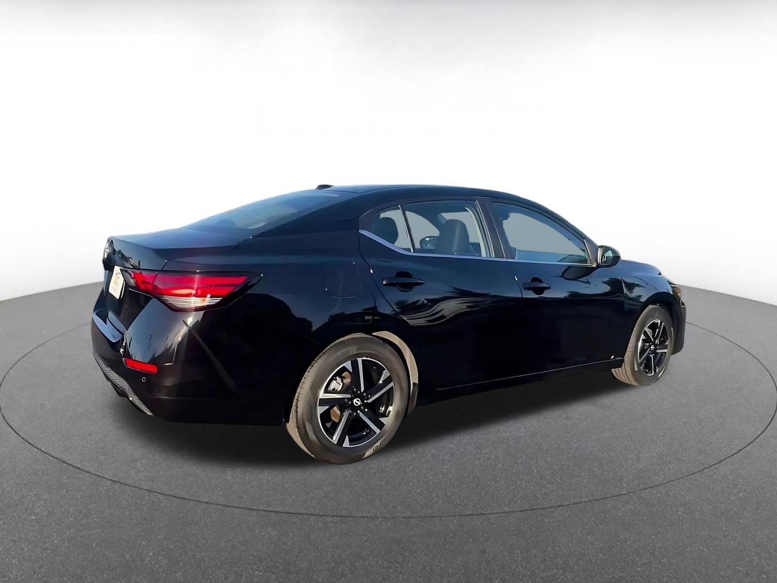 Used 2025 Nissan Sentra SV image 14