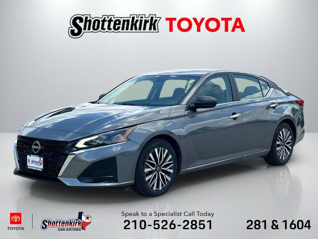 Used 2025 Nissan Altima 2.5 SV FWD video 1