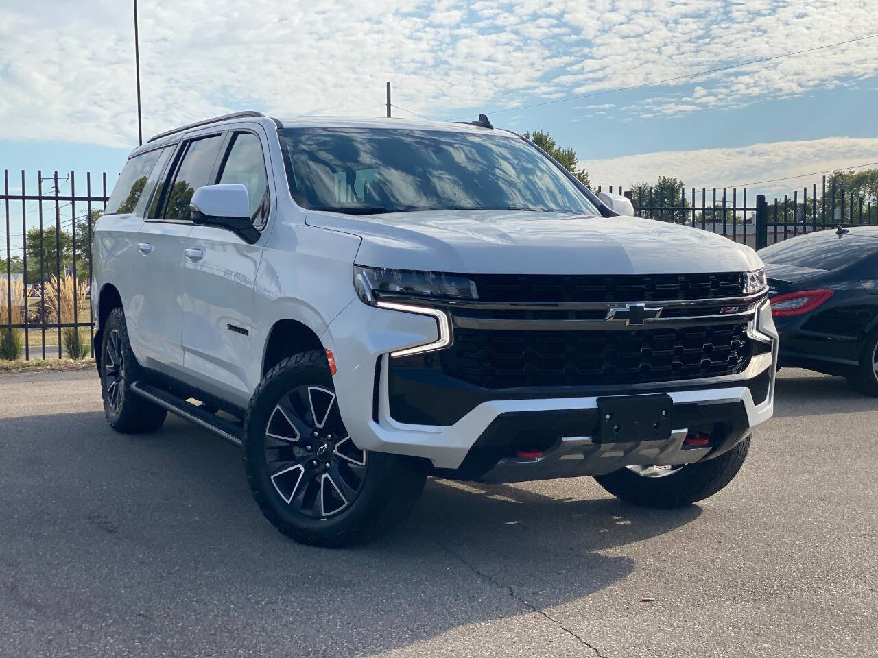Used 2022 Chevrolet Suburban Z71 w/ Luxury Package image 1