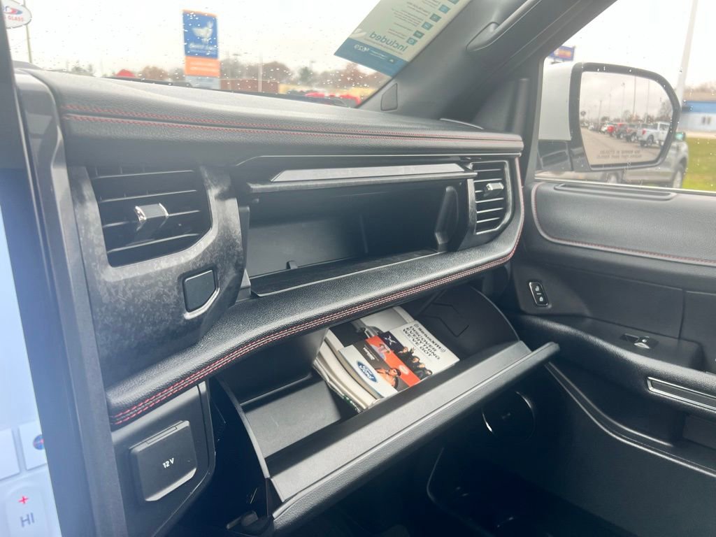 Used 2022 Ford Expedition Max Limited image 12