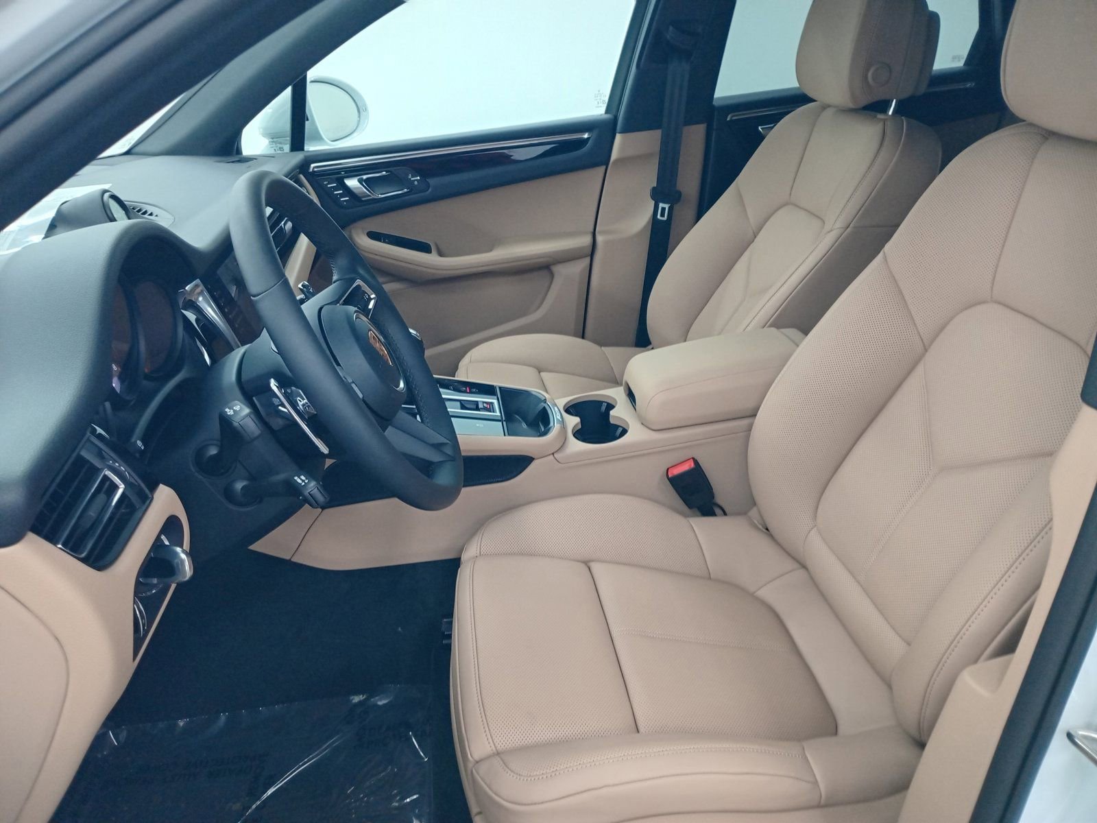 New 2026 Porsche Macan image 5