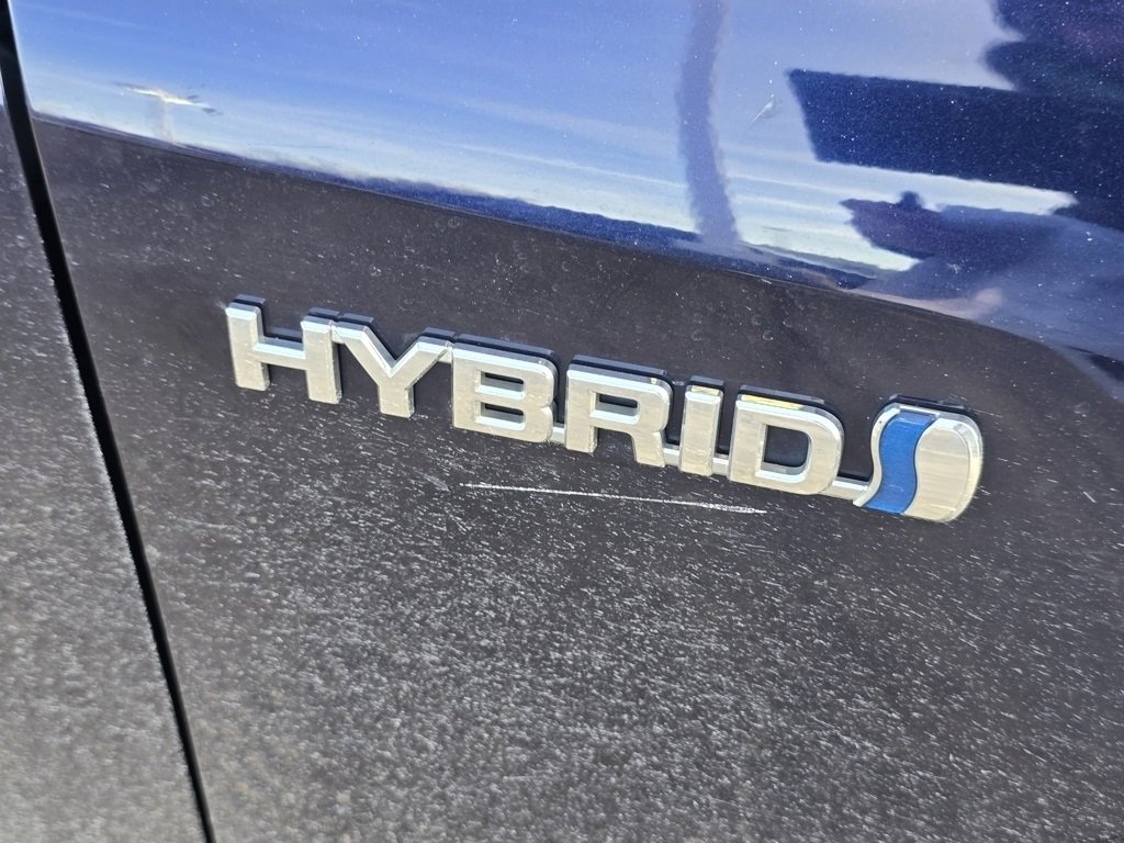 Used 2021 Toyota Corolla LE image 10