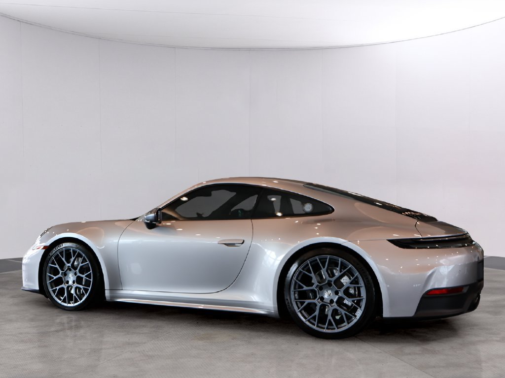 Used 2026 Porsche 911 Carrera RWD image 4